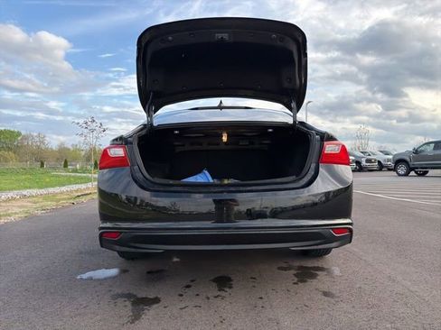 Used 2020 Chevrolet Malibu LS image 9