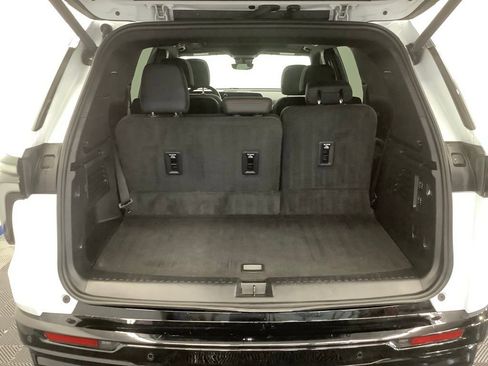 Used 2024 Chevrolet Traverse RS w/ LPO, Floor Liner Package AWD/4WD image 21