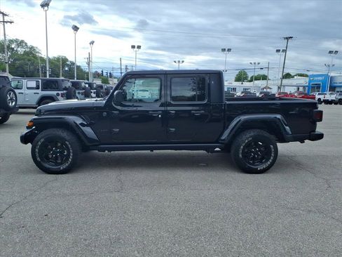 Used 2022 Jeep Gladiator Sport AWD/4WD image 7