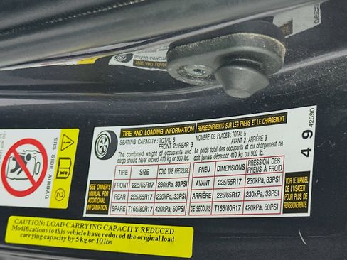 Used 2018 Toyota RAV4 LE FWD image 12