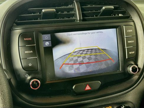 Used 2022 Kia Soul LX FWD image 13