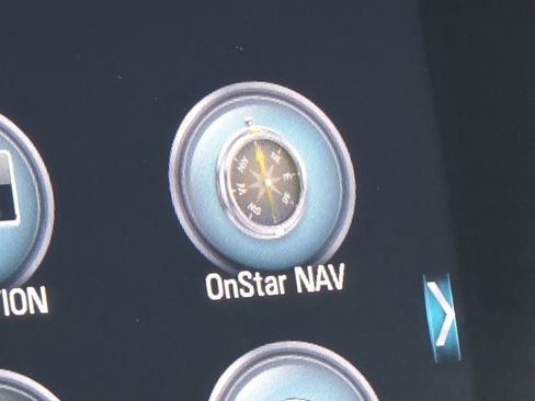 Used 2021 Buick Encore Preferred image 3