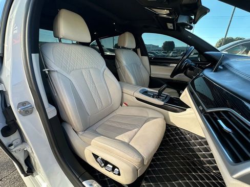 Used 2020 BMW 750i xDrive w/ Executive Package image 36
