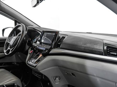 Used 2018 Honda Odyssey Touring image 10