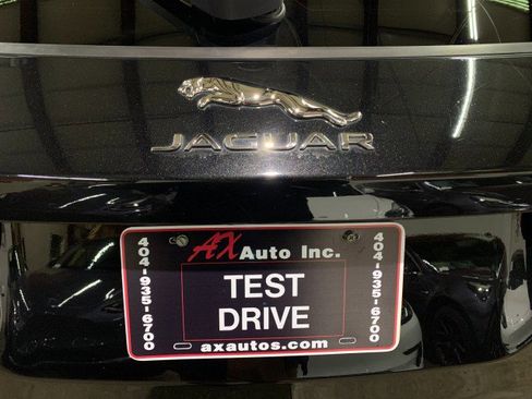 Used 2020 Jaguar F-PACE Checkered Flag image 13