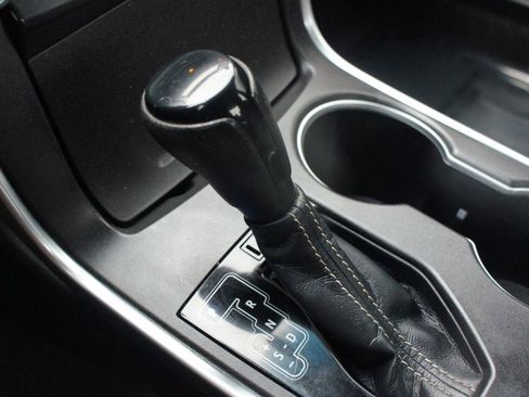 Used 2016 Toyota Camry LE image 9