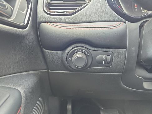 Used 2025 Dodge Durango GT RWD image 27