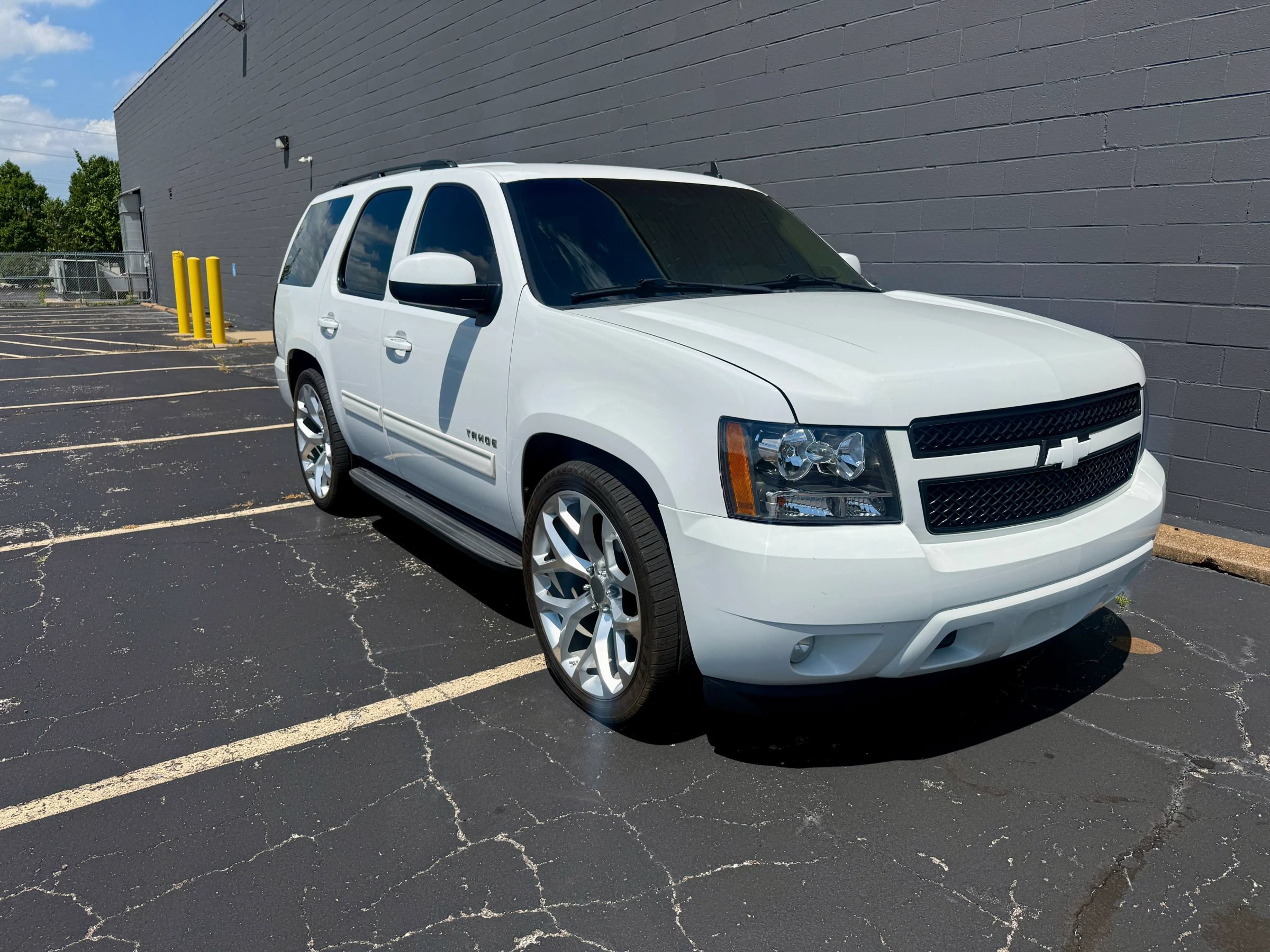 Used 2010 Chevrolet Tahoe LT AWD/4WD image 12