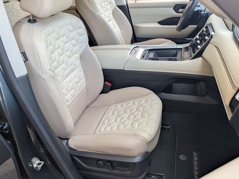 Used 2026 Nissan Armada Platinum RWD image 25
