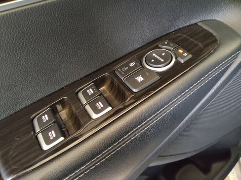 Used 2020 Kia Sorento S FWD image 27