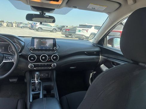 Used 2025 Nissan Sentra SV FWD image 33