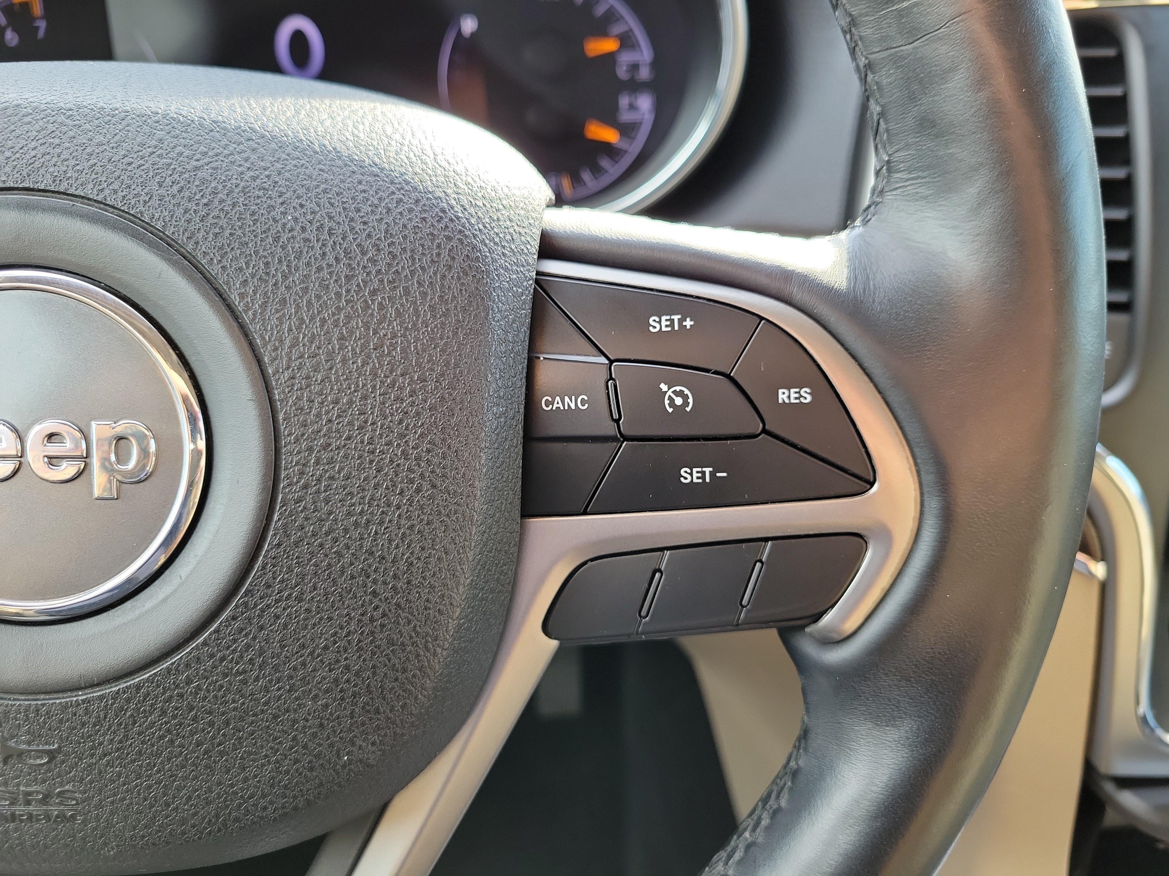 Used 2018 Jeep Grand Cherokee Limited w/ Luxury Group II RWD image 30