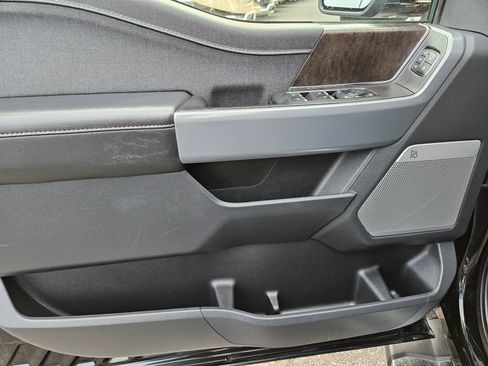 Used 2023 Ford F150 Lariat w/ Trailer Tow Package image 16