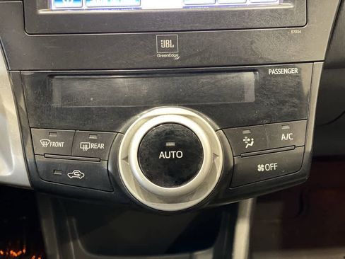 Used 2013 Toyota Prius V Five image 22