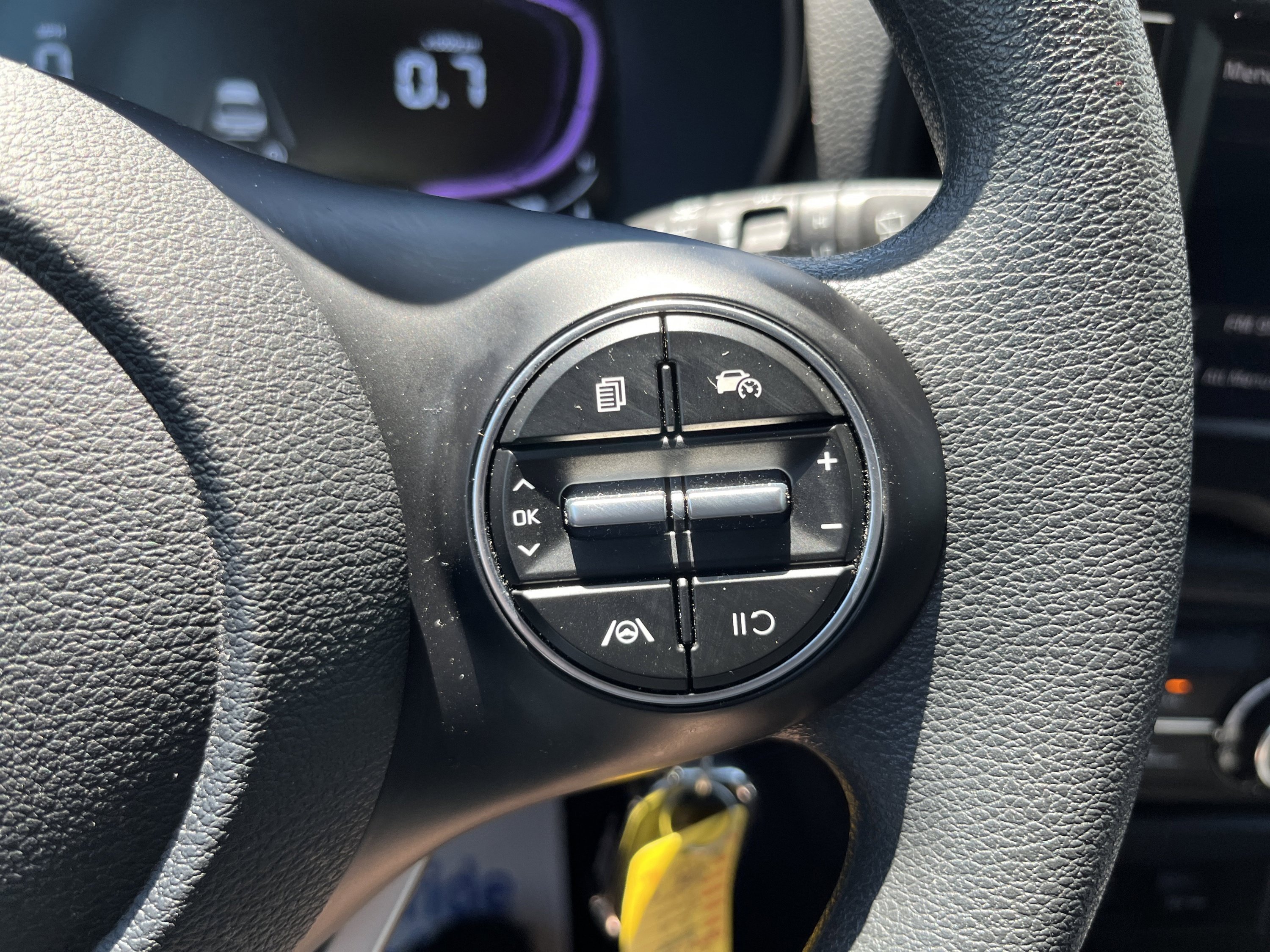 Used 2025 Kia Soul LX w/ LX Technology Package FWD image 19