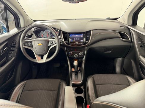 Used 2020 Chevrolet Trax LT w/ Driver Confidence Package FWD image 26