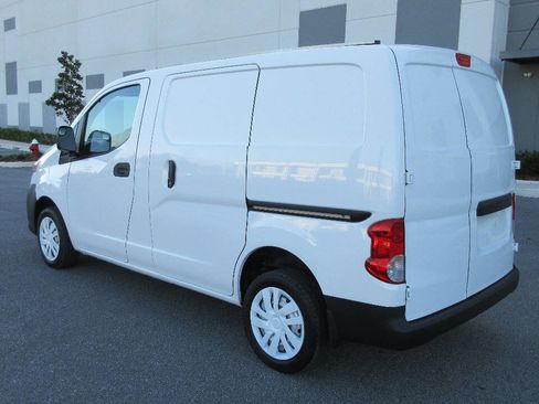 Used 2019 Nissan NV200 S image 3