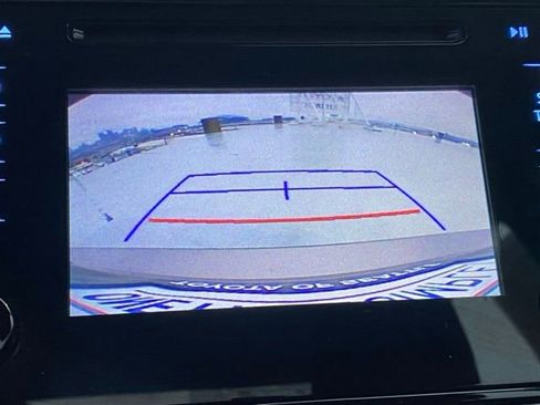 Used 2019 Toyota Corolla LE image 12