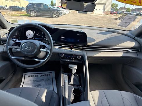 Used 2024 Hyundai Elantra SEL FWD image 16