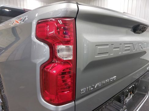 Used 2023 Chevrolet Silverado 1500 LT image 34