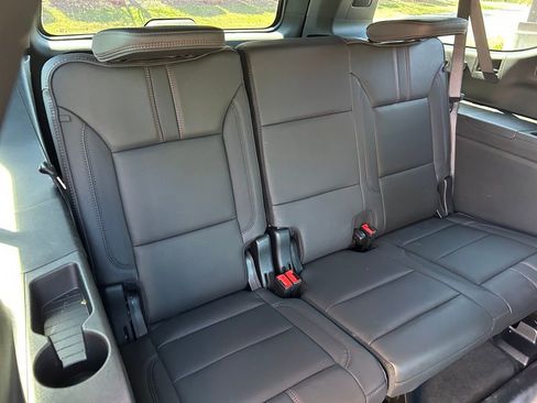 Used 2025 Chevrolet Suburban RST w/ Comfort Package image 47