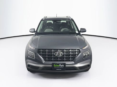 Used 2025 Hyundai Venue SEL FWD image 2