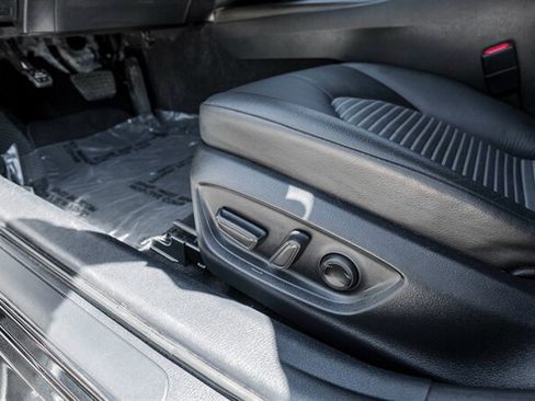 Used 2022 Toyota Camry SE w/ Convenience Package FWD image 21