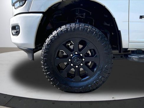 Certified 2024 RAM 2500 Big Horn w/ Night Edition AWD/4WD image 32