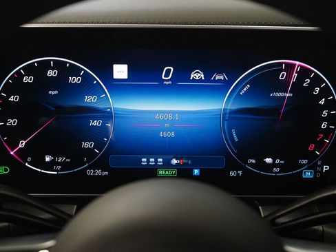 Used 2025 Mercedes-Benz GLC 350e 4MATIC image 19