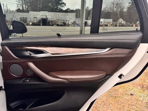 Used 2018 BMW X5 xDrive50i image 18