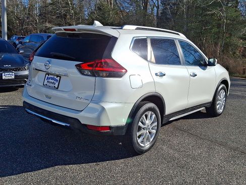 Used 2018 Nissan Rogue SV image 11