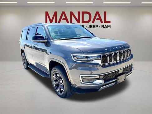 Used 2024 Jeep Wagoneer Series III AWD/4WD image 3