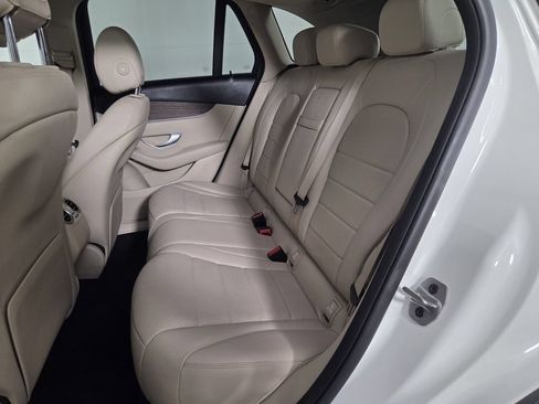 Used 2022 Mercedes-Benz GLC 300 4MATIC w/ Premium Package Lite image 25