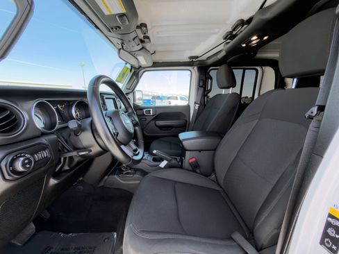 Used 2022 Jeep Gladiator Sport image 11