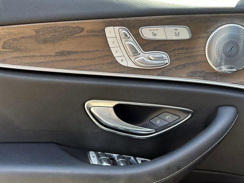 Used 2018 Mercedes-Benz E 300 4MATIC image 15