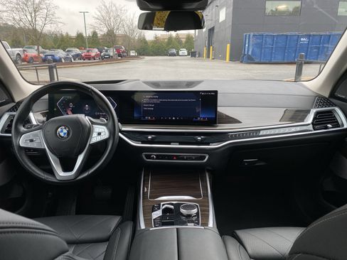Used 2024 BMW X7 xDrive40i image 18