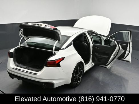 Used 2023 Nissan Altima 2.5 SR w/ SR Premium Package image 34