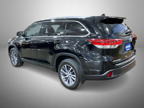 Used 2019 Toyota Highlander XLE w/ Protection Package #3 image 7