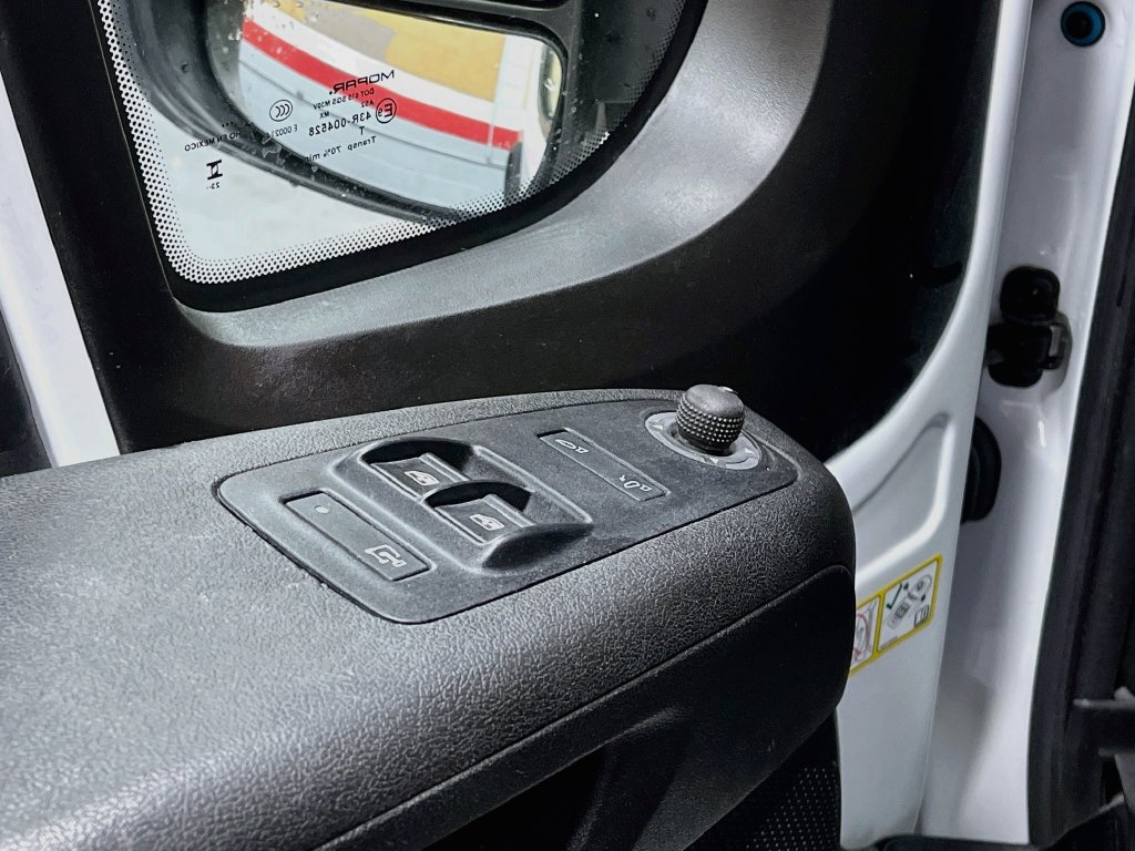 Used 2024 RAM ProMaster 3500 w/ Convenience Group FWD image 17