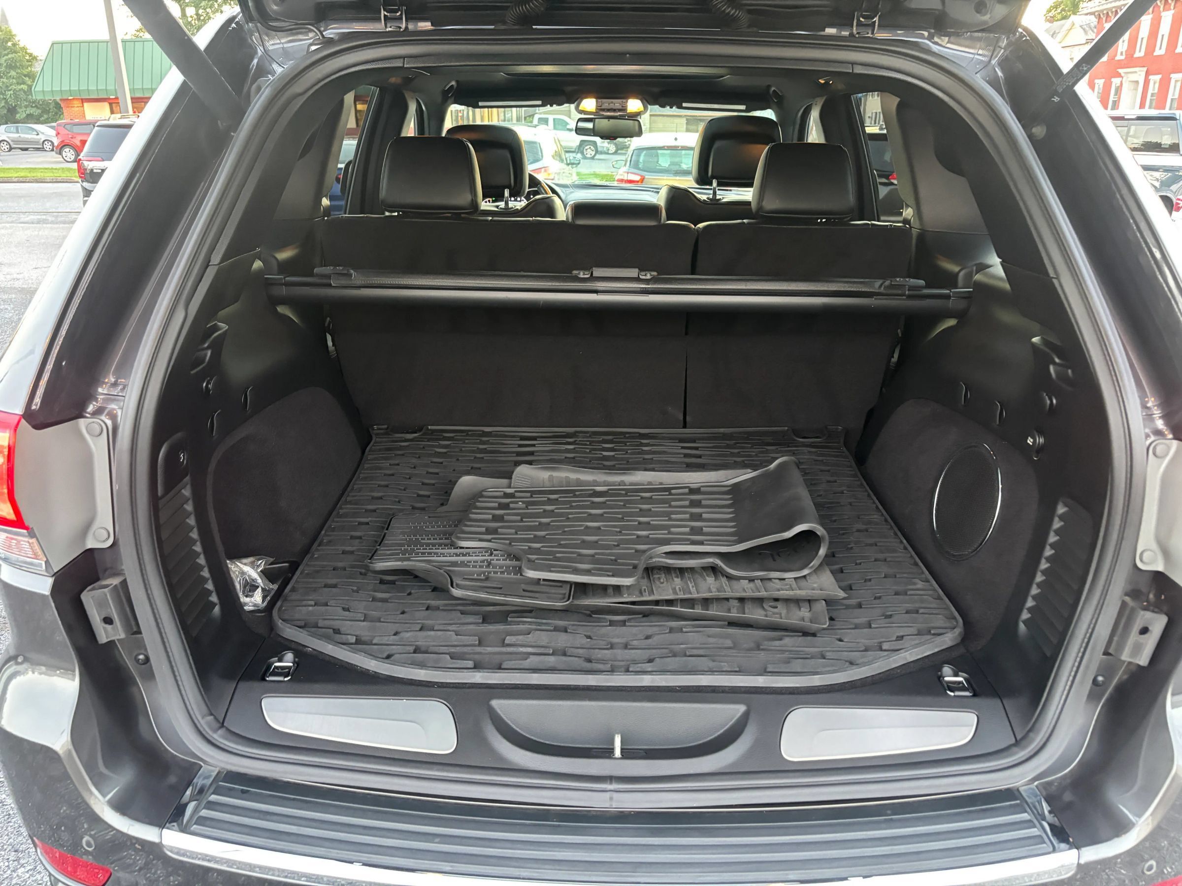 Used 2014 Jeep Grand Cherokee Overland AWD/4WD image 39