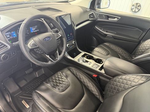 Used 2023 Ford Edge Titanium w/ Cargo Accessory Package AWD/4WD image 9