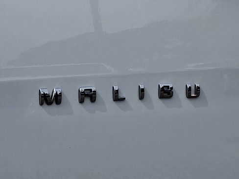 Used 2024 Chevrolet Malibu LT image 32