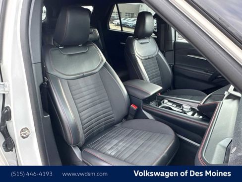 Used 2025 Ford Explorer ST-Line w/ ST-Line Street Pack image 14