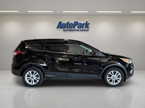 Used 2017 Ford Escape SE FWD image 8