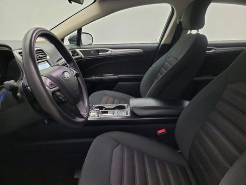 Used 2018 Ford Fusion SE w/ Fusion SE Technology Package image 17