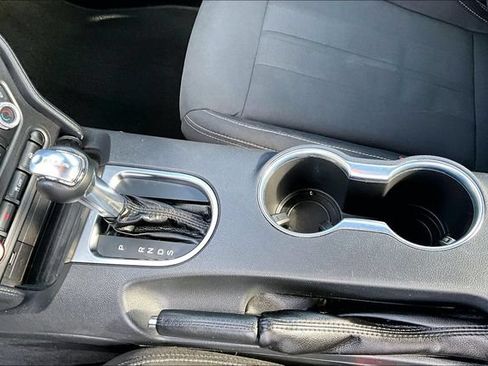 Used 2022 Ford Mustang Coupe w/ Black Accent Package RWD image 17