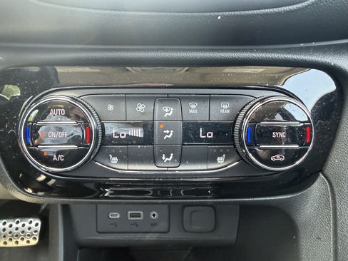 Used 2023 Buick Encore GX Select w/ Sport Touring Package AWD/4WD image 16