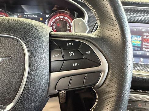 Used 2018 Dodge Challenger SRT Hellcat image 17