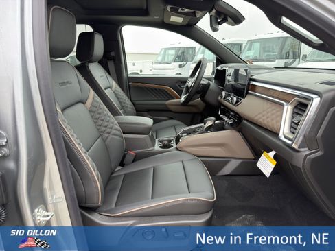 New 2026 GMC Canyon Denali image 15