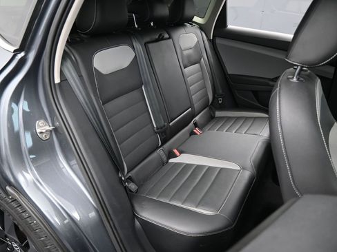 Used 2022 Volkswagen Taos SEL w/ Panoramic Sunroof Package image 44